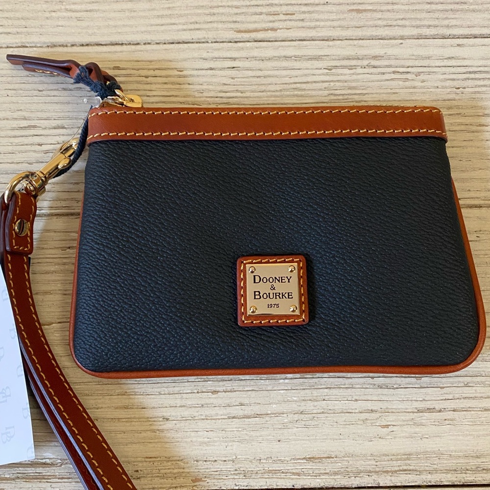 Dooney & Bourke Pebble Grain Medium Wristlet